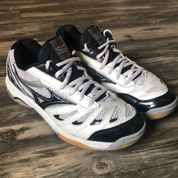 mizuno women's wave rally 5